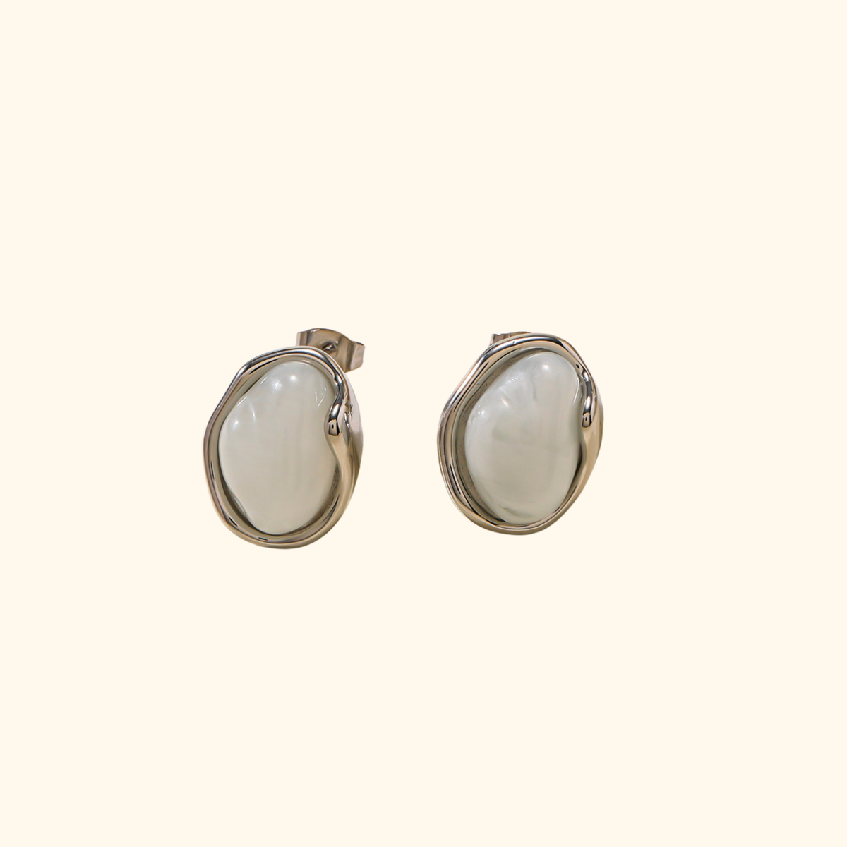 Aretes “bean” blancos