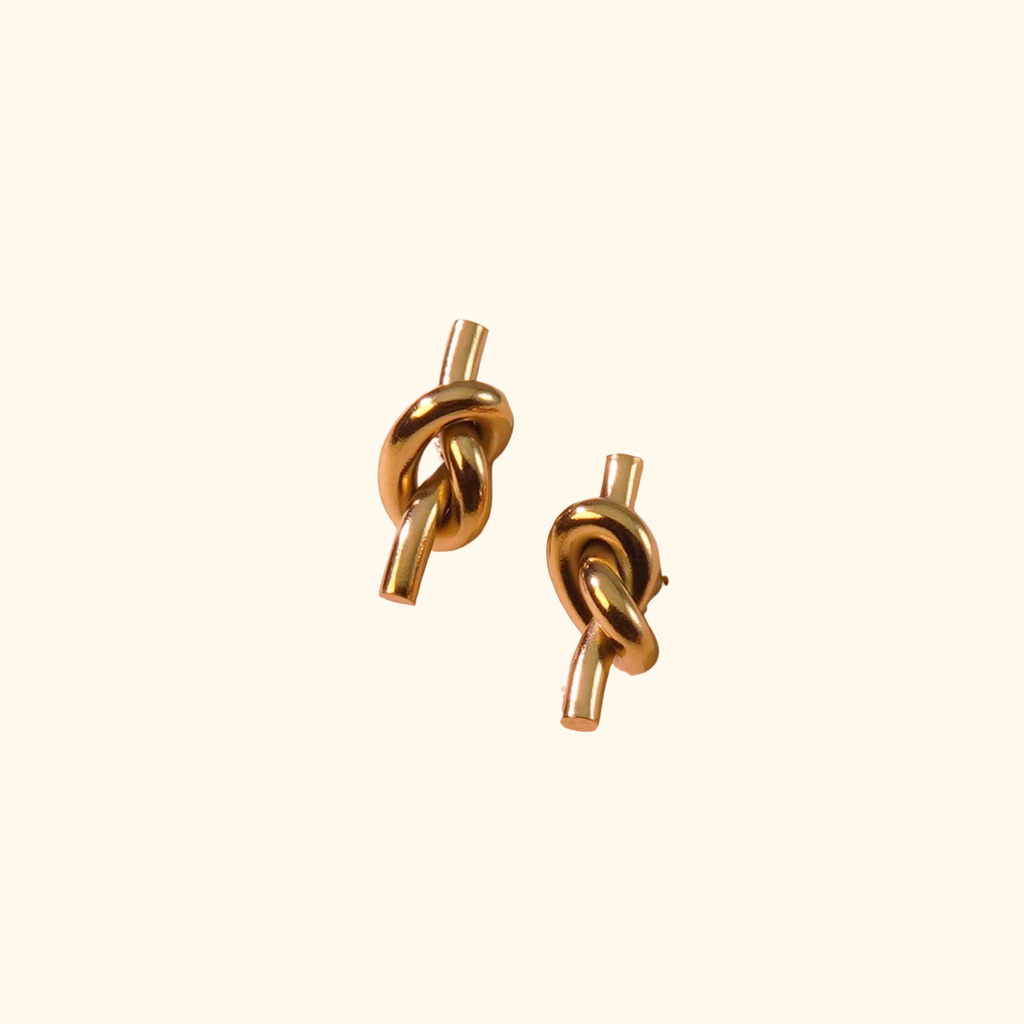 Aretes nudo
