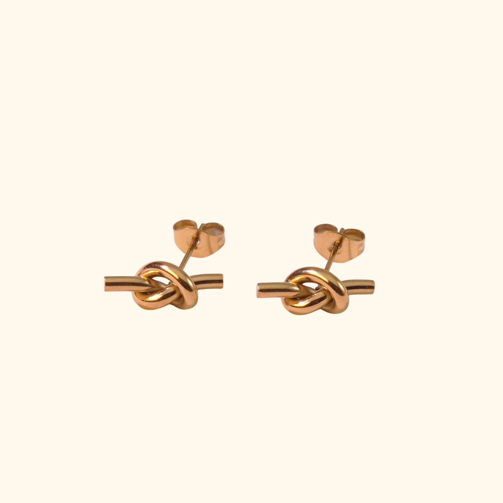 Aretes nudo